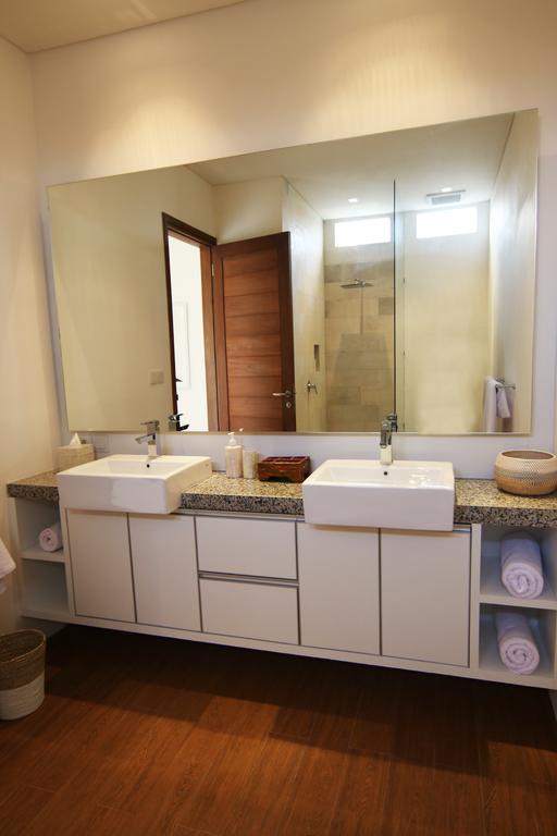 Villa Aditi, Sitara Villa Group Семиньяк Экстерьер фото